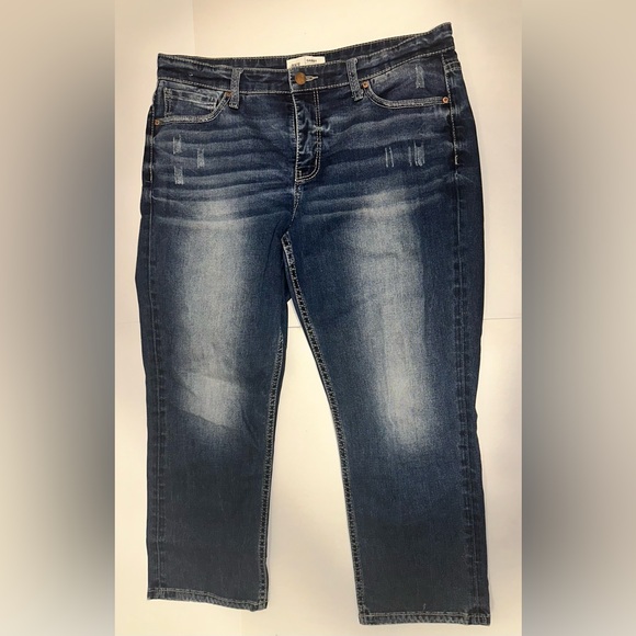 BKE Denim - Buckle BKE Gabby Curvy Fit High Rise Capri Jeans Size 30 Stretch Dark Distressed